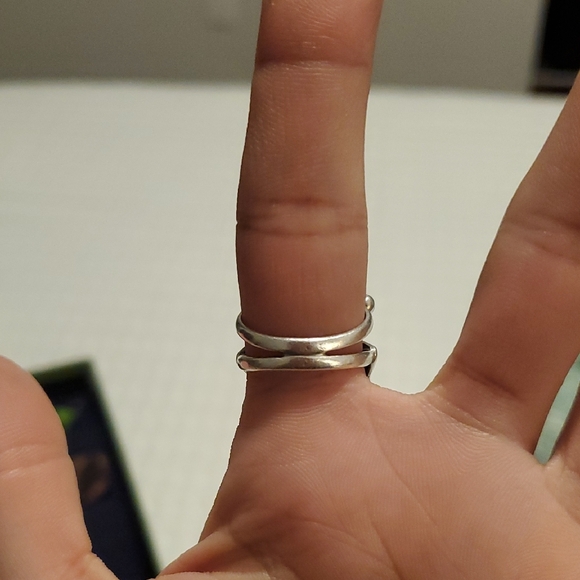 Labradorite and Magnesite Sterling Silver Ring - Picture 4 of 12